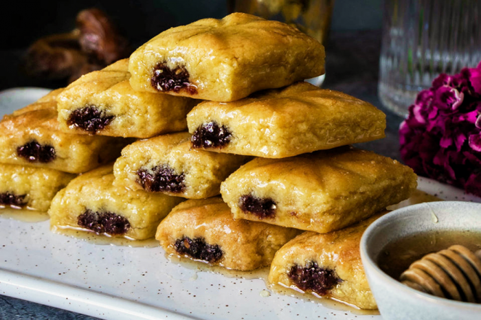 Makroudh aux dattes et aux amandes