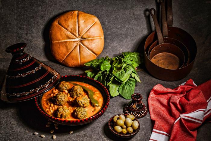 Ragout d'haricots et boulettes d'épinards